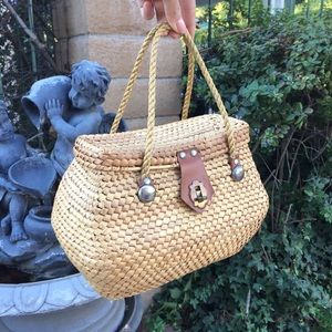 ❌SOLD❌ Vintage Woven Basket Box Bag